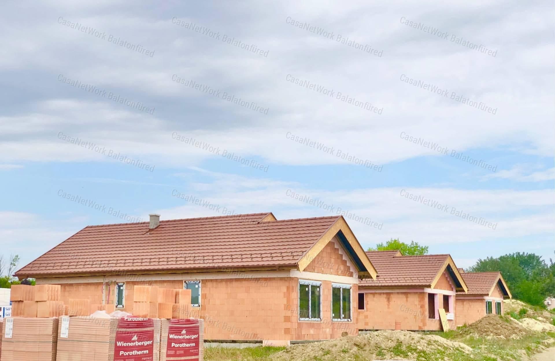 Kertes családi ház in Balatonszőlős, 5 Minuten vom Balaton