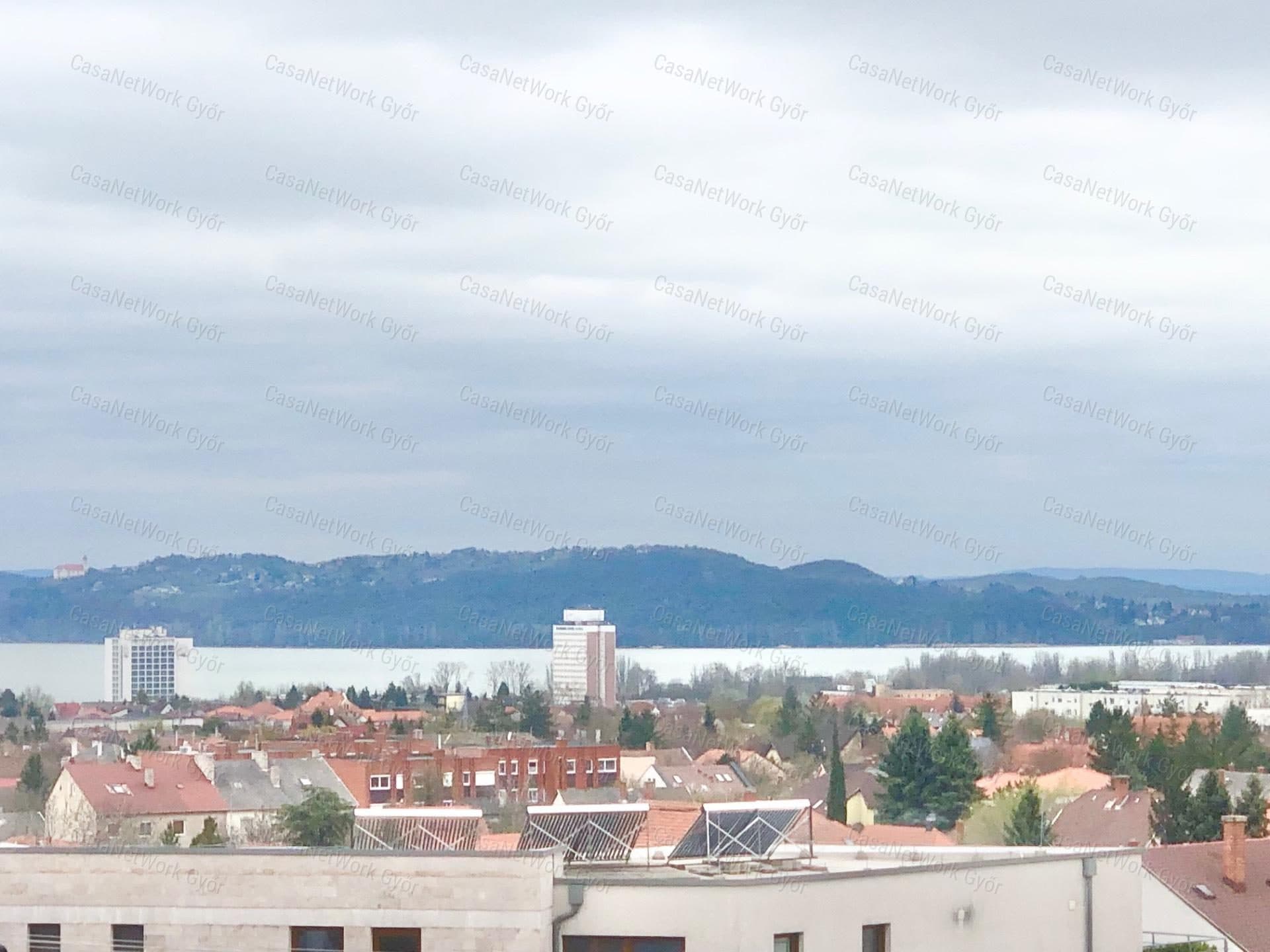 RENOVIERTES REIHENHAUS MIT SOLARANLAGE AM HANG DES TAMÁS-BERGS