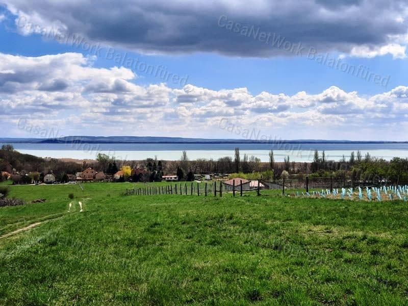 ZÁRTKERT in BALATONRENDES für EWIGPANORAMA-Liebhaber - zu verkaufen