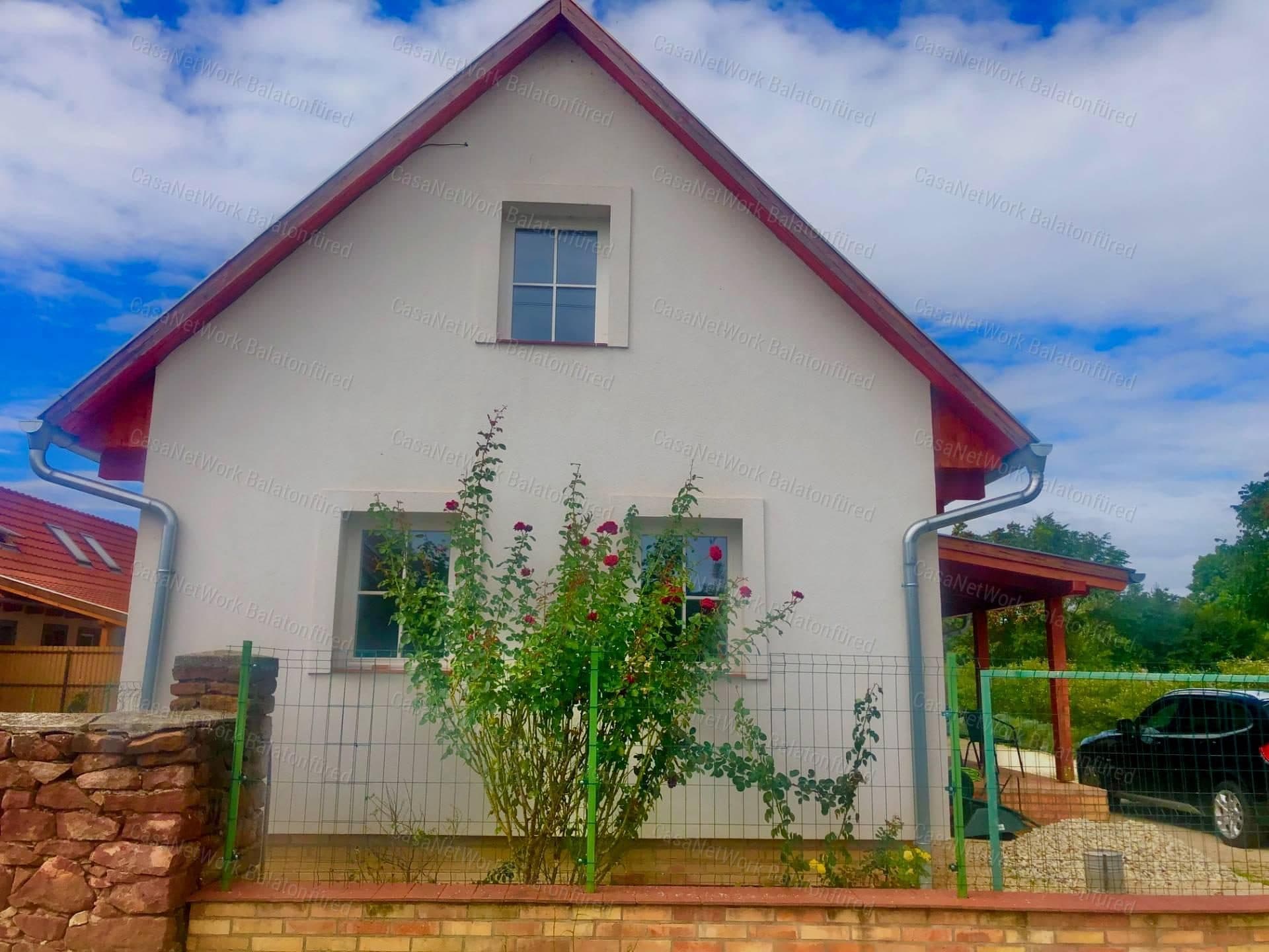Nahezu neuwertiges Doppelhaus in Kővágóörs, Káli-Medence