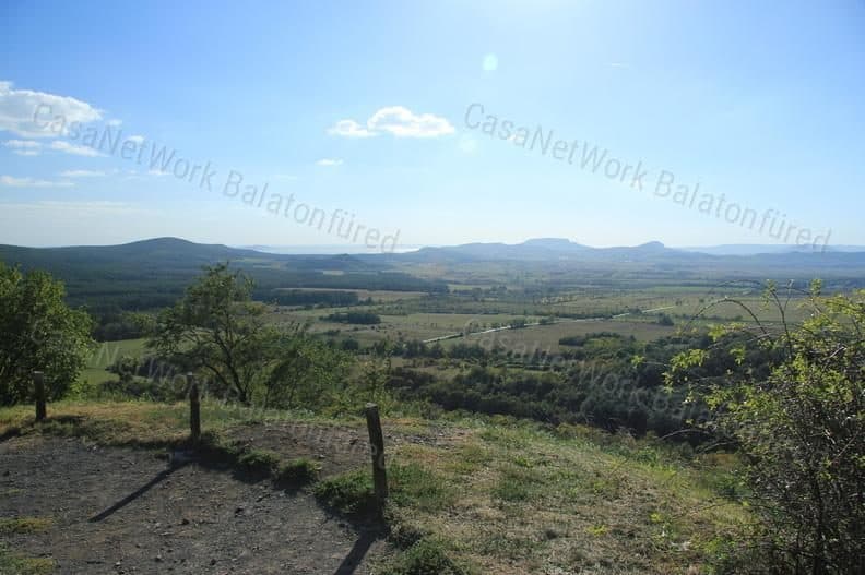 Weinbaugrundstück mit Panoramablick auf Hegyestű zwischen Zánka und Monoszló