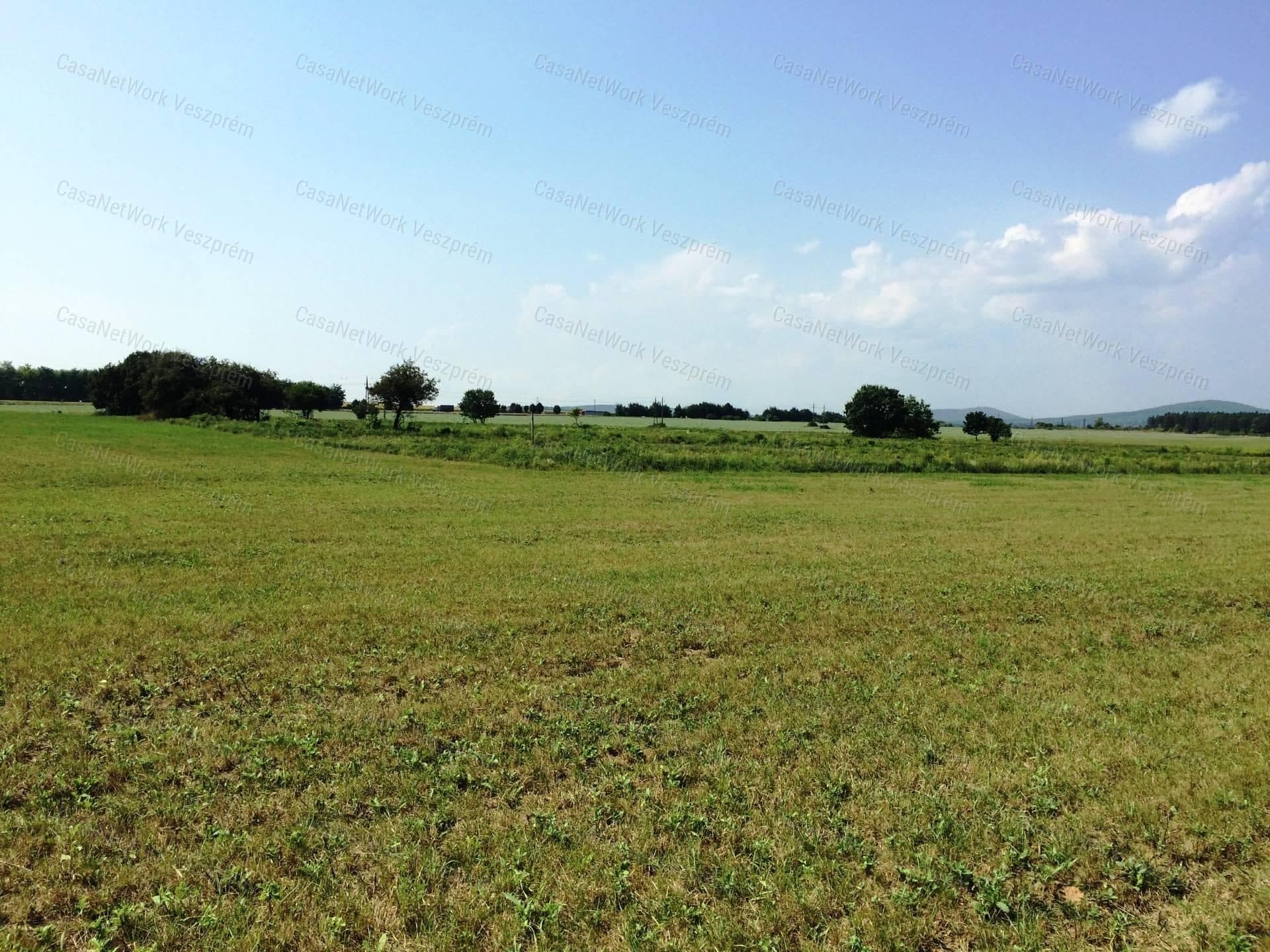 Ackerland zum Verkauf in Takácskerben, Veszprém